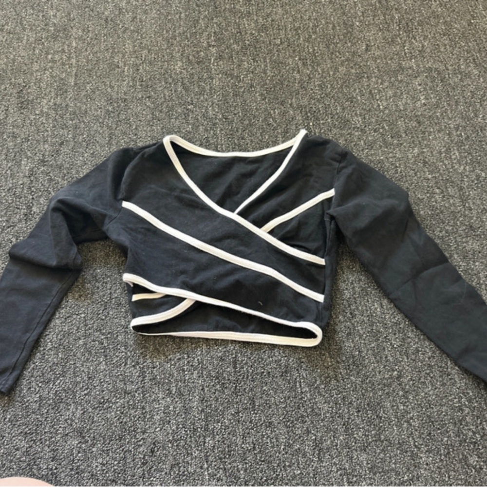 Cropped Black and White top
